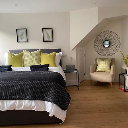 New Studio Apartment - Minutes Walk To Cathedral Salisbury Luaran gambar