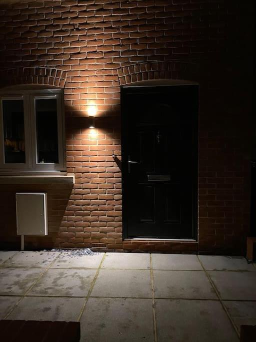 New Studio Apartment - Minutes Walk To Cathedral Salisbury Luaran gambar