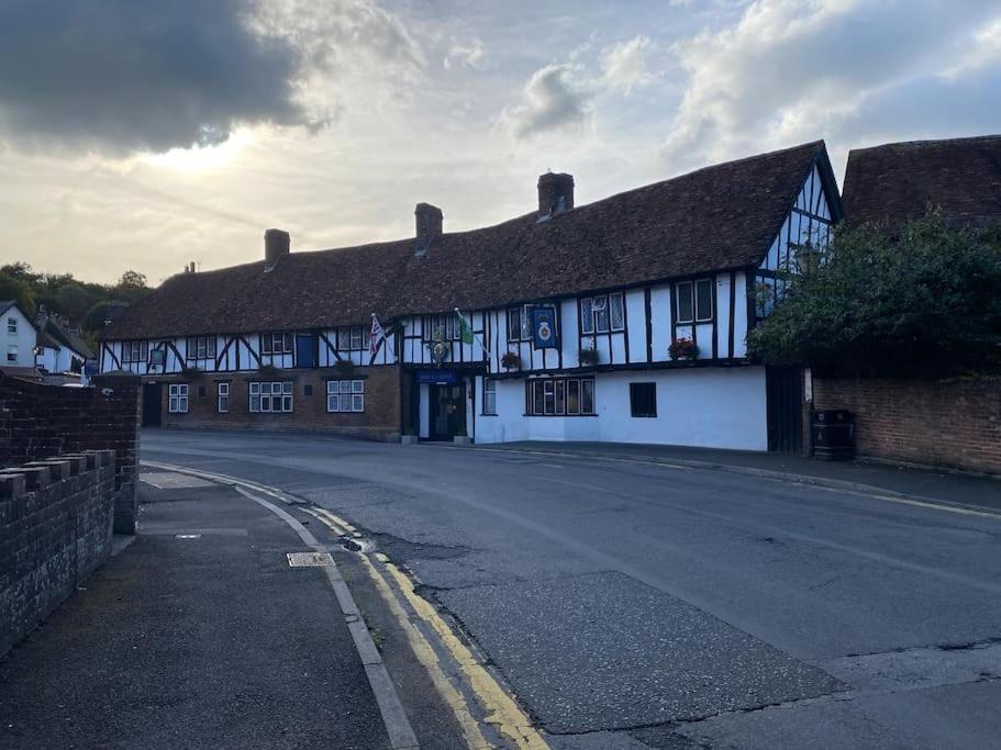 New Studio Apartment - Minutes Walk To Cathedral Salisbury Luaran gambar