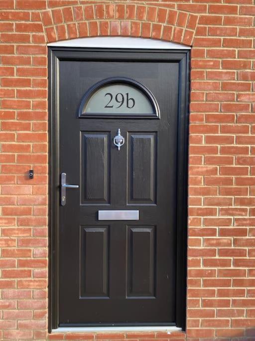 New Studio Apartment - Minutes Walk To Cathedral Salisbury Luaran gambar