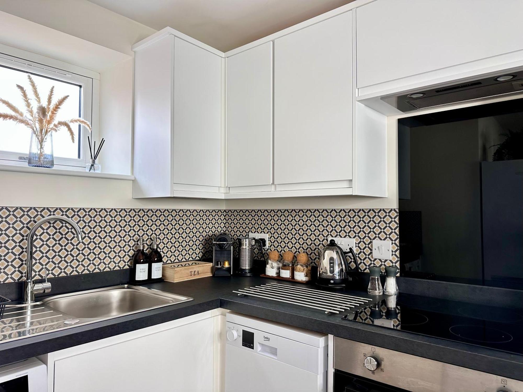 New Studio Apartment - Minutes Walk To Cathedral Salisbury Luaran gambar